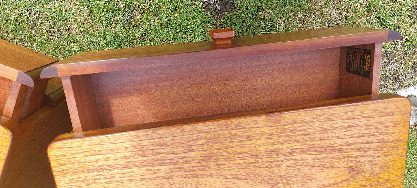 Set 2x bedsite tables mid century stag.